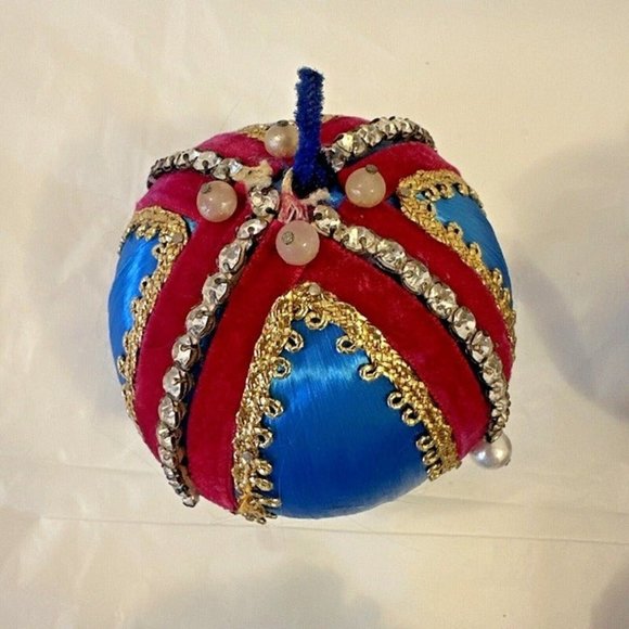 Vintage Lot of 8 Handmade Satin Beaded Crystal 3"+ Push-Pin Christmas Ornaments - Picture 2 of 9